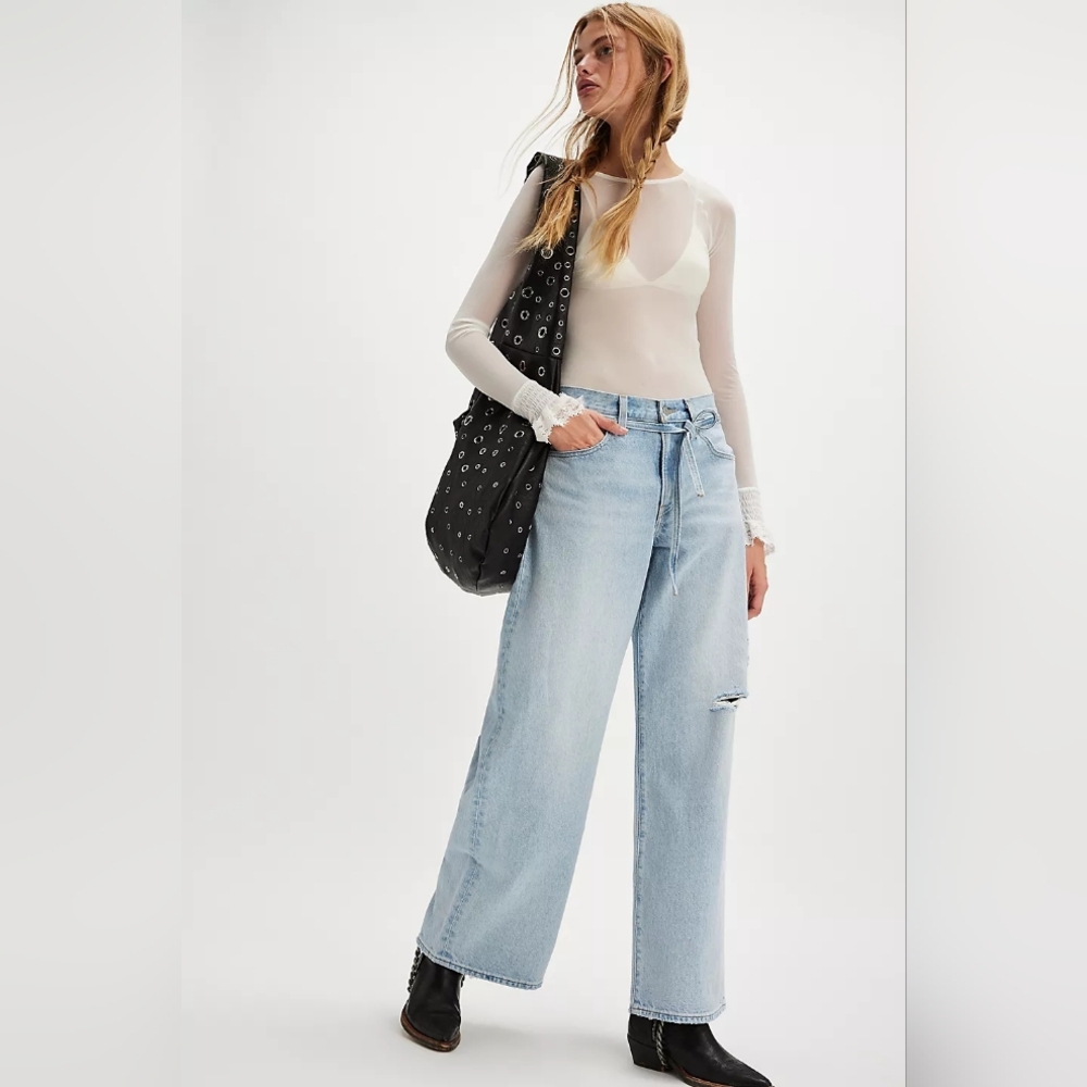 Free People Levi's XL Straight Karmas Coming Baggy Jeans Light Distressed NWT 28 - Picture 3 of 12